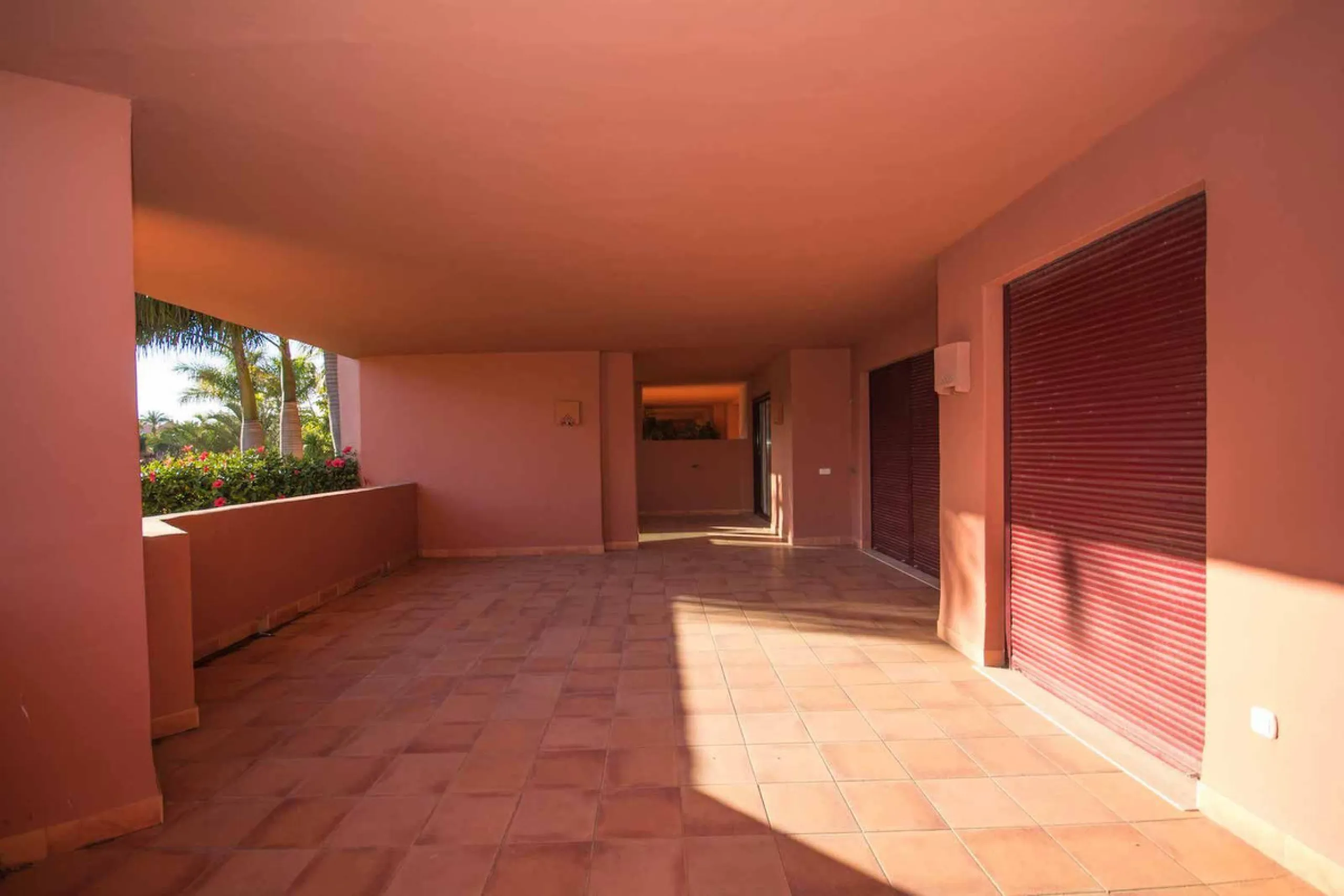 Fantastic 201m2 built,183 m2 usable ground floor south oriented apartment (elevated 2 meters above ground floor), fully furnished in a new beach side urbanization located in the heart of the "New Golden Mile", close to the 5 stars Hotels Ikos &  Las Dunas