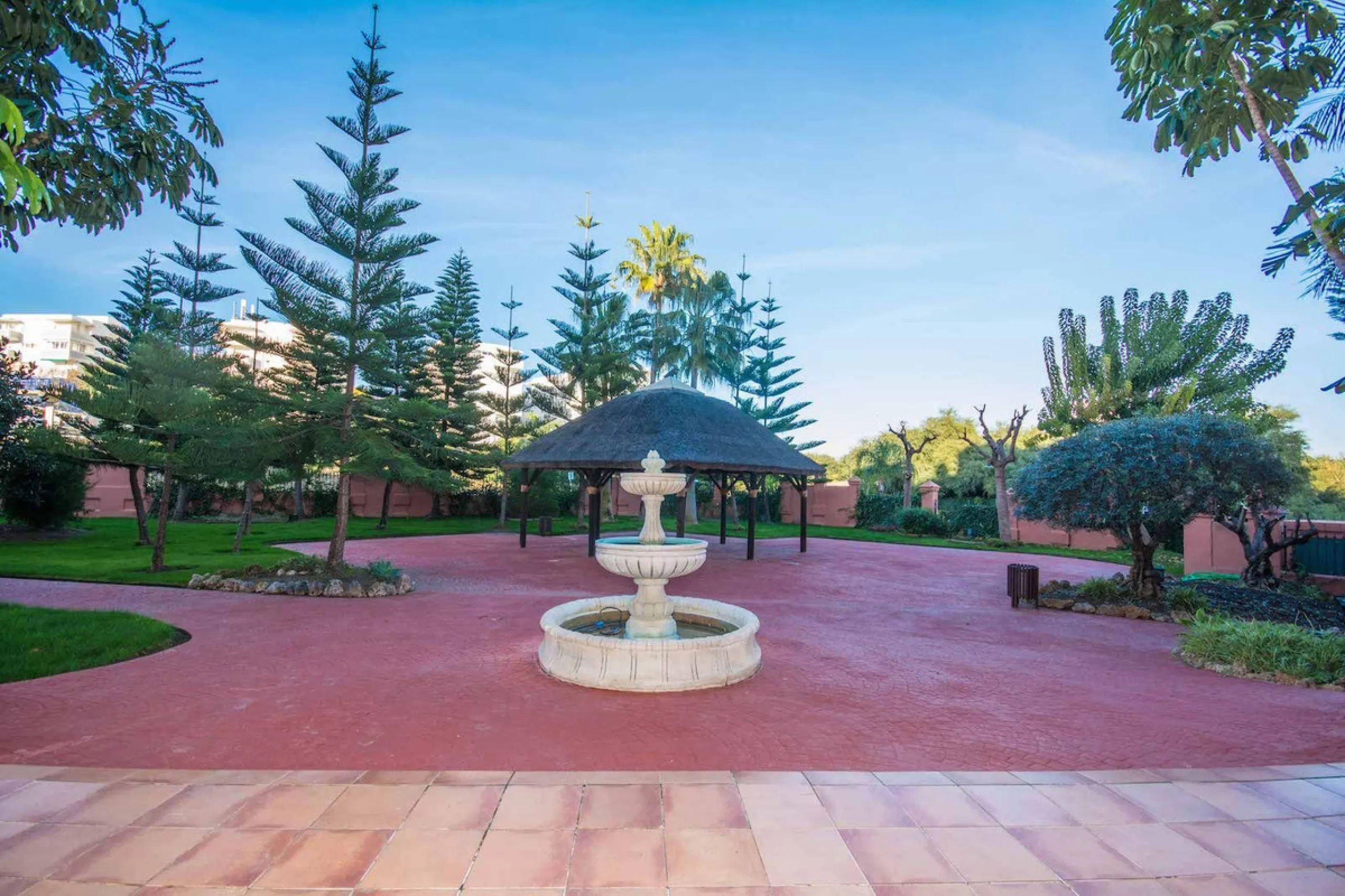 Fantastic 201m2 built,183 m2 usable ground floor south oriented apartment (elevated 2 meters above ground floor), fully furnished in a new beach side urbanization located in the heart of the "New Golden Mile", close to the 5 stars Hotels Ikos &  Las Dunas