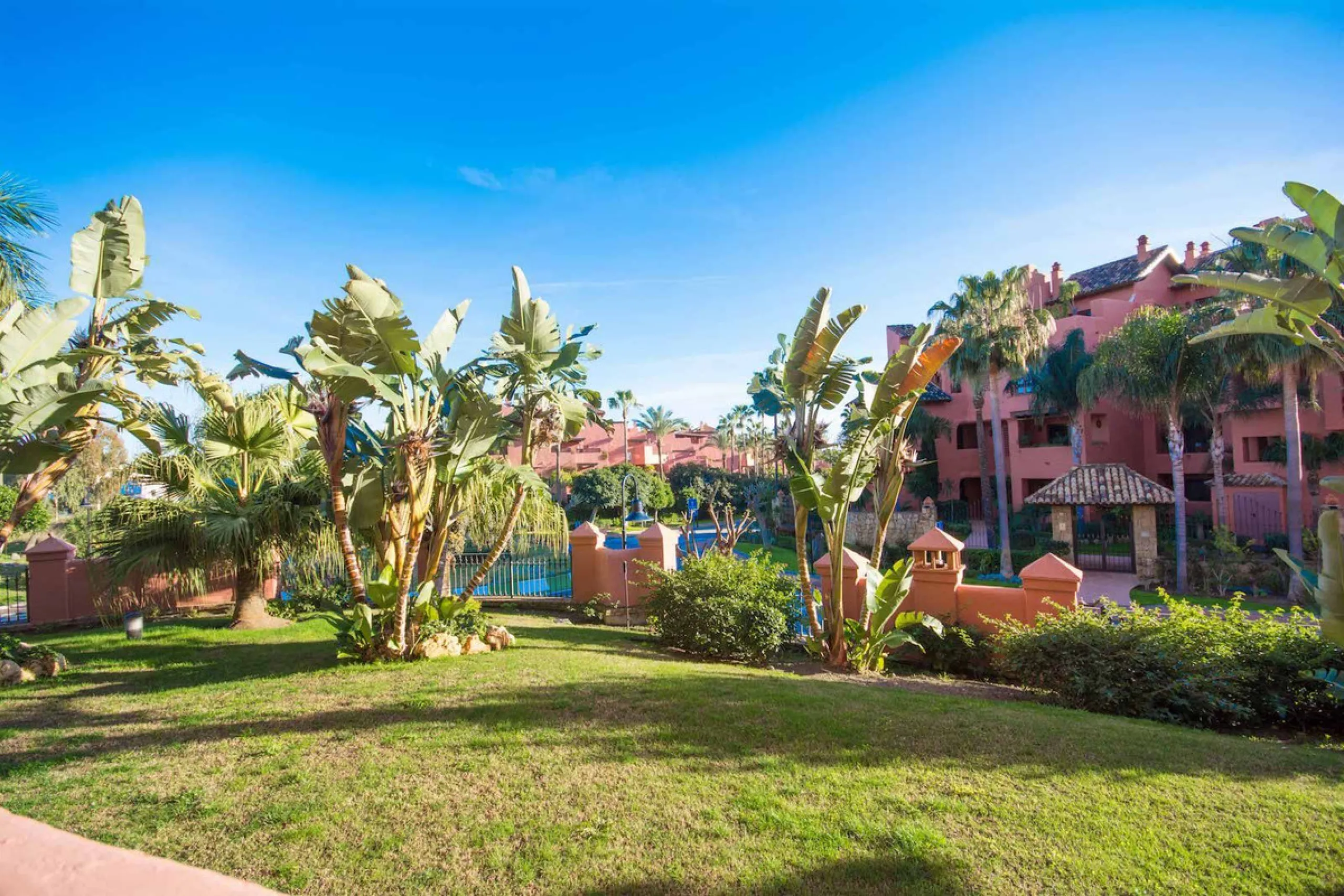 Fantastic 201m2 built,183 m2 usable ground floor south oriented apartment (elevated 2 meters above ground floor), fully furnished in a new beach side urbanization located in the heart of the "New Golden Mile", close to the 5 stars Hotels Ikos &  Las Dunas