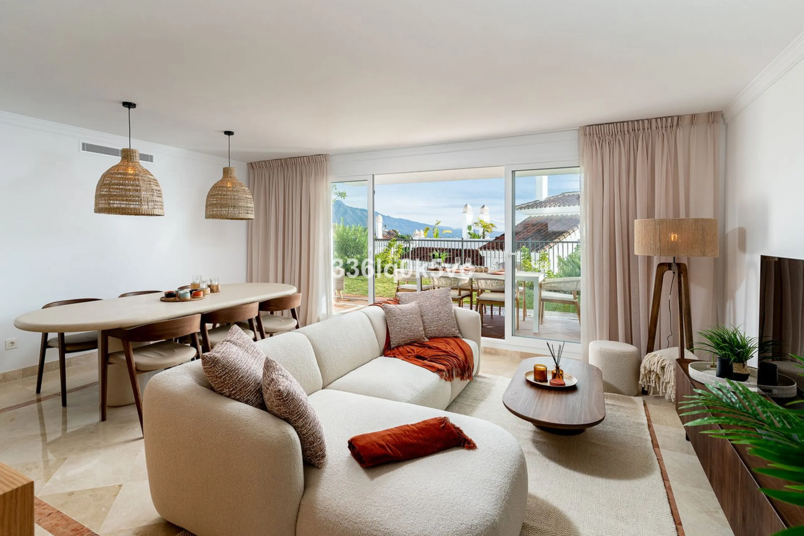 Apartment - Ground Floor Apartment в продаже в Benahavís, Málaga. В доме 3 спален и 2 ванных комнат. Площадь дома 110 м². Площадь участка 55 м²