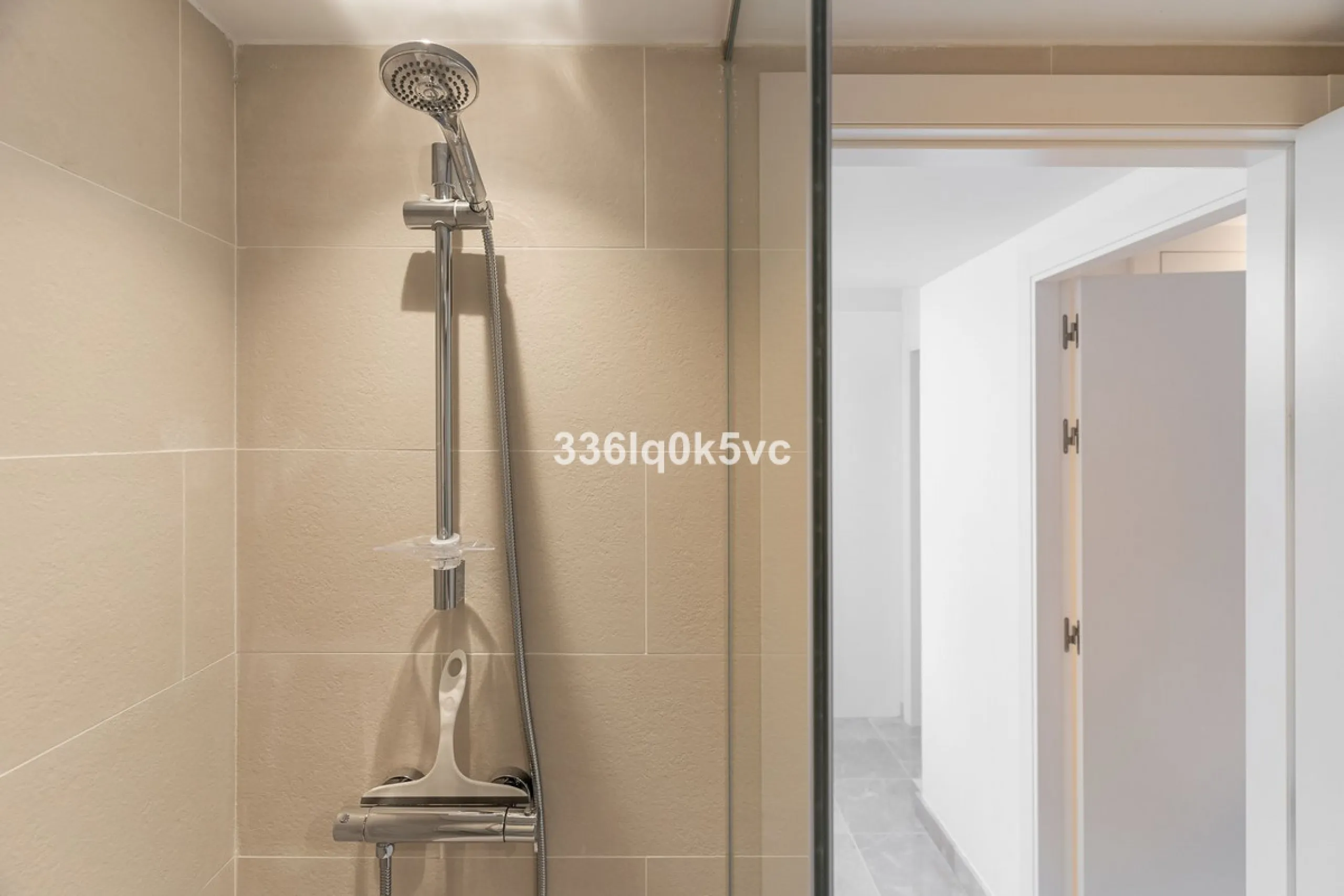 Apartment - Ground Floor Apartment в продаже в Benahavís, Málaga. В доме 3 спален и 2 ванных комнат. Площадь дома 110 м². Площадь участка 55 м²