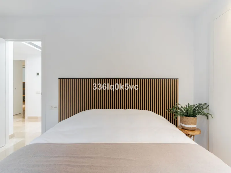 Apartment - Ground Floor Apartment в продаже в Benahavís, Málaga. В доме 3 спален и 2 ванных комнат. Площадь дома 110 м². Площадь участка 55 м²