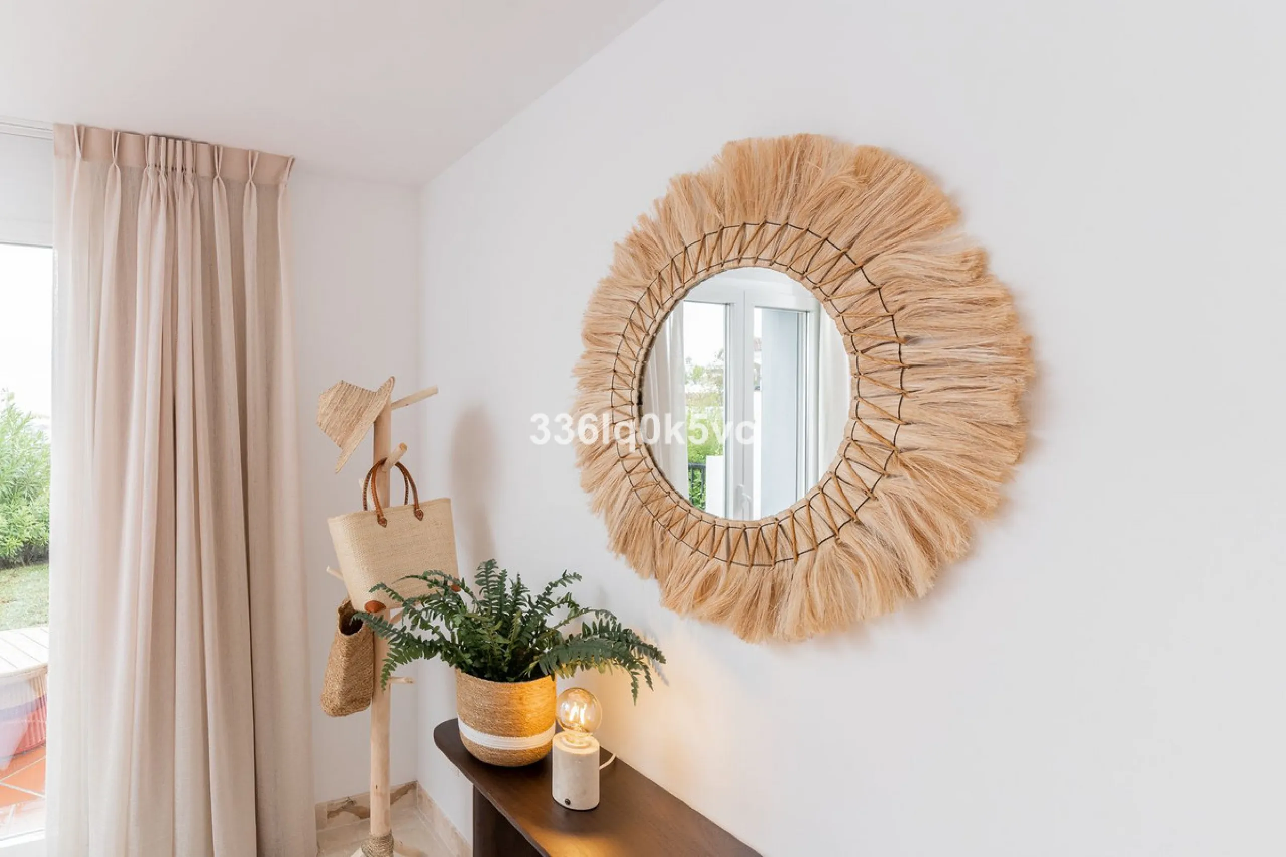 Apartment - Ground Floor Apartment в продаже в Benahavís, Málaga. В доме 3 спален и 2 ванных комнат. Площадь дома 110 м². Площадь участка 55 м²