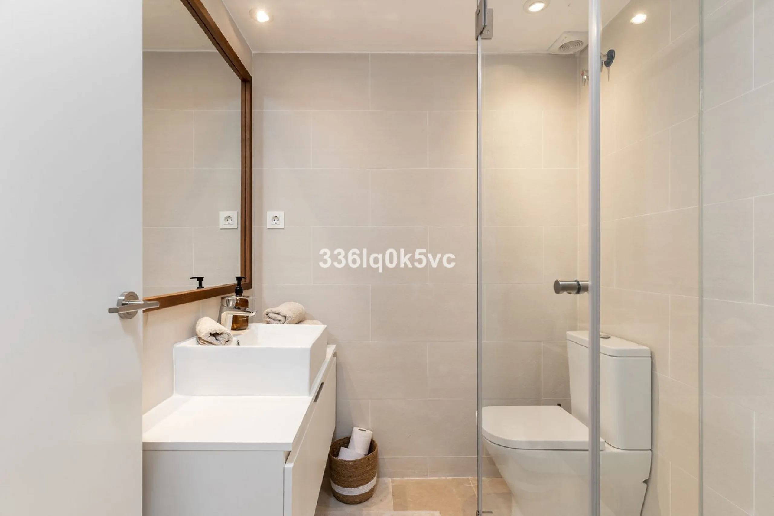 Apartment - Ground Floor Apartment в продаже в Benahavís, Málaga. В доме 3 спален и 2 ванных комнат. Площадь дома 110 м². Площадь участка 55 м²