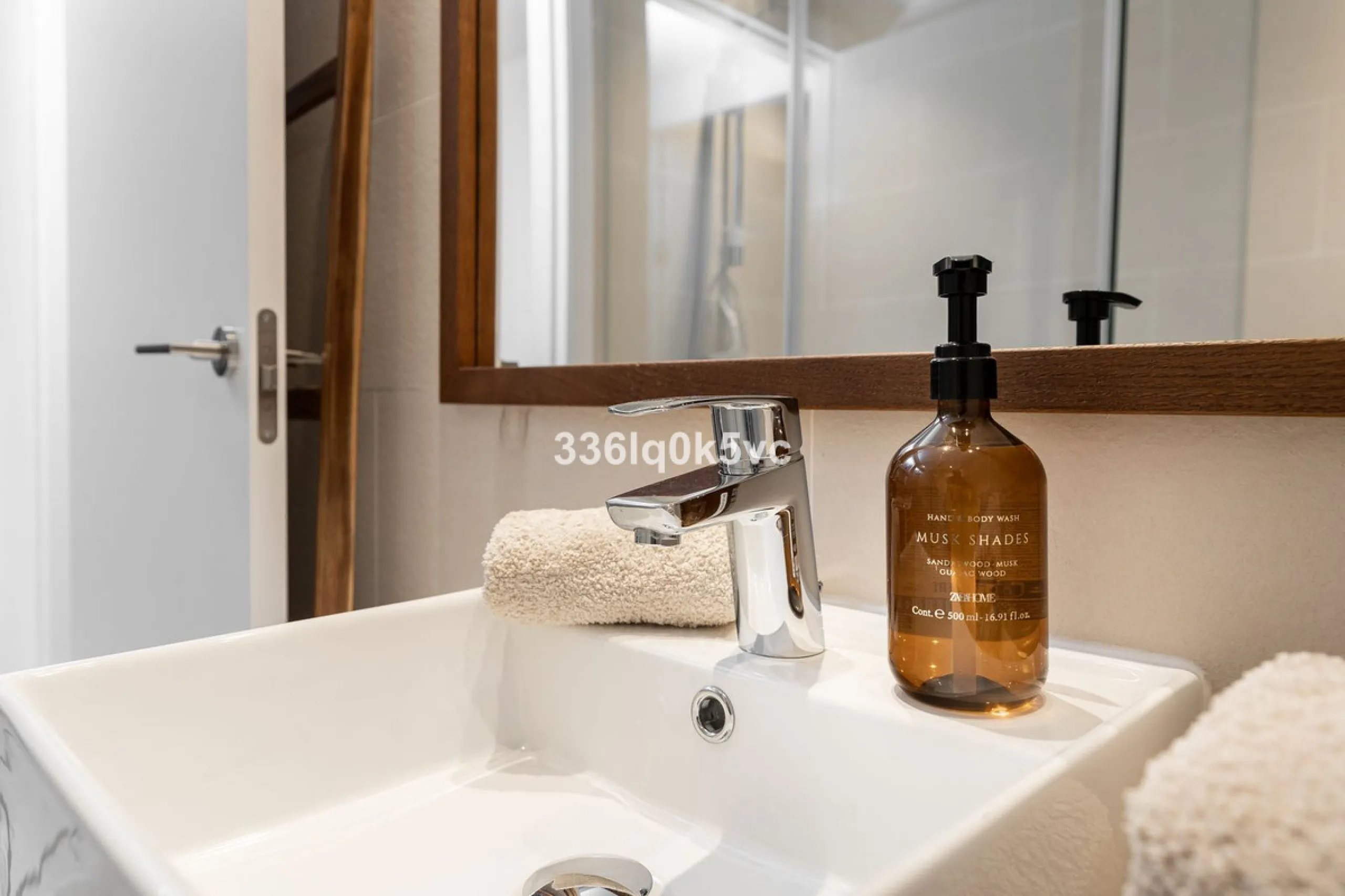 Apartment - Ground Floor Apartment в продаже в Benahavís, Málaga. В доме 3 спален и 2 ванных комнат. Площадь дома 110 м². Площадь участка 55 м²