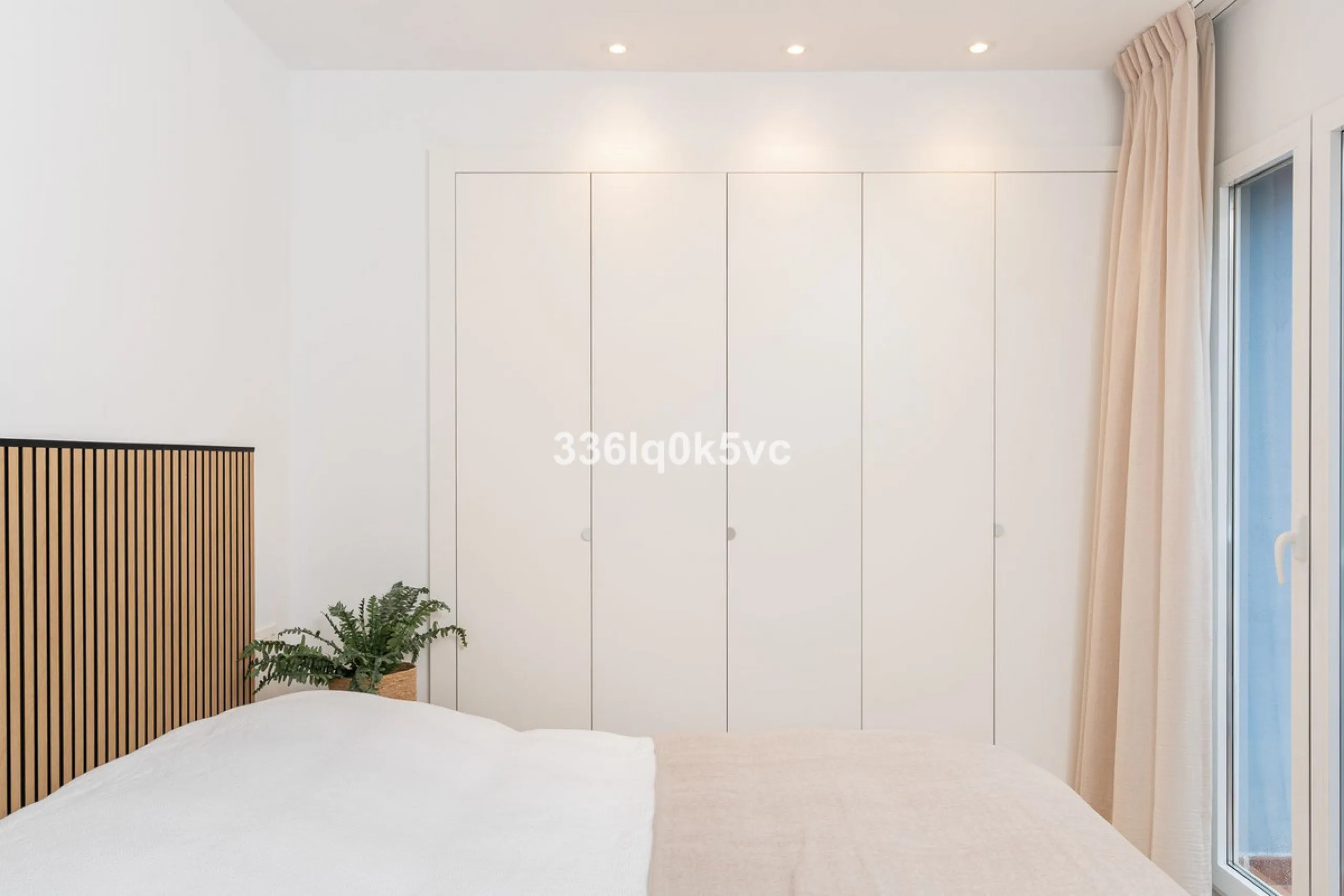 Apartment - Ground Floor Apartment в продаже в Benahavís, Málaga. В доме 3 спален и 2 ванных комнат. Площадь дома 110 м². Площадь участка 55 м²