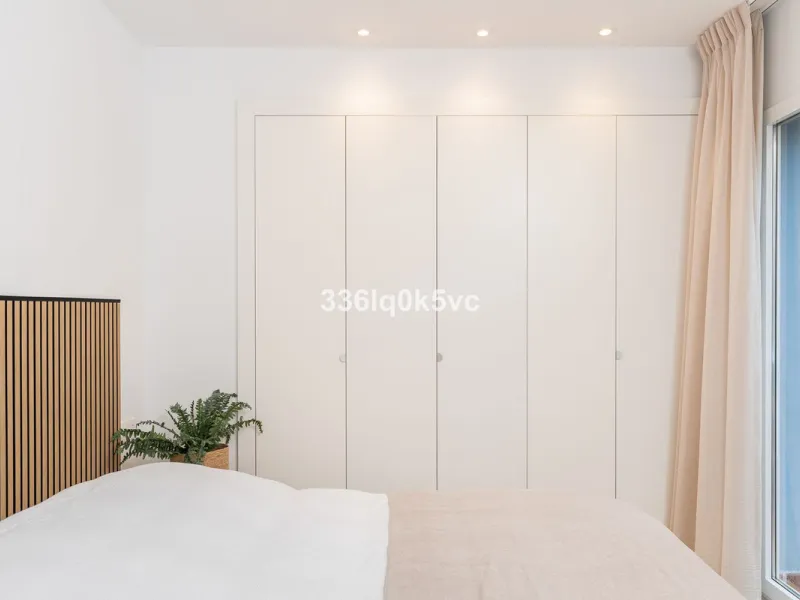 Apartment - Ground Floor Apartment в продаже в Benahavís, Málaga. В доме 3 спален и 2 ванных комнат. Площадь дома 110 м². Площадь участка 55 м²