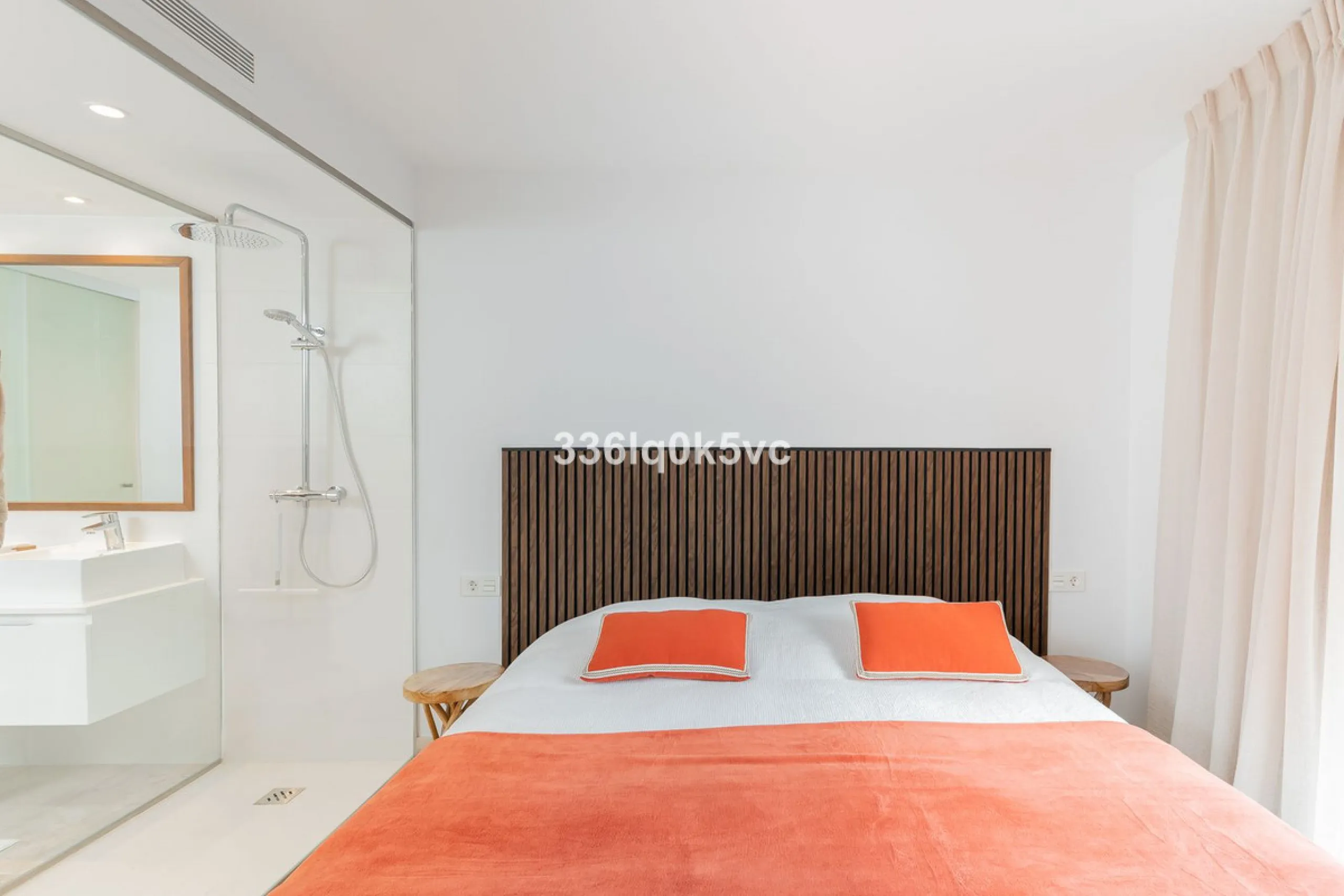 Apartment - Ground Floor Apartment в продаже в Benahavís, Málaga. В доме 3 спален и 2 ванных комнат. Площадь дома 110 м². Площадь участка 55 м²