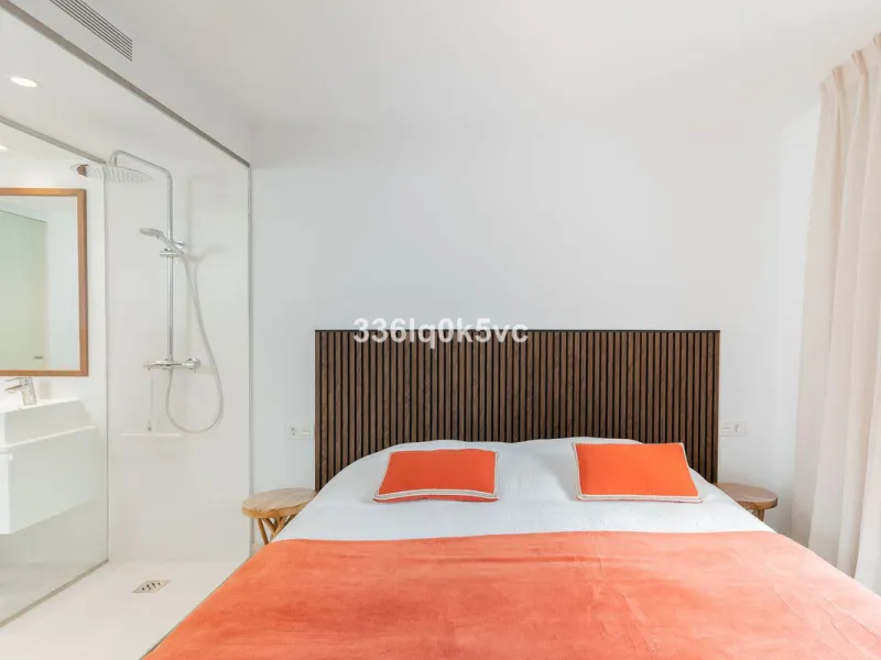 Apartment - Ground Floor Apartment в продаже в Benahavís, Málaga. В доме 3 спален и 2 ванных комнат. Площадь дома 110 м². Площадь участка 55 м²