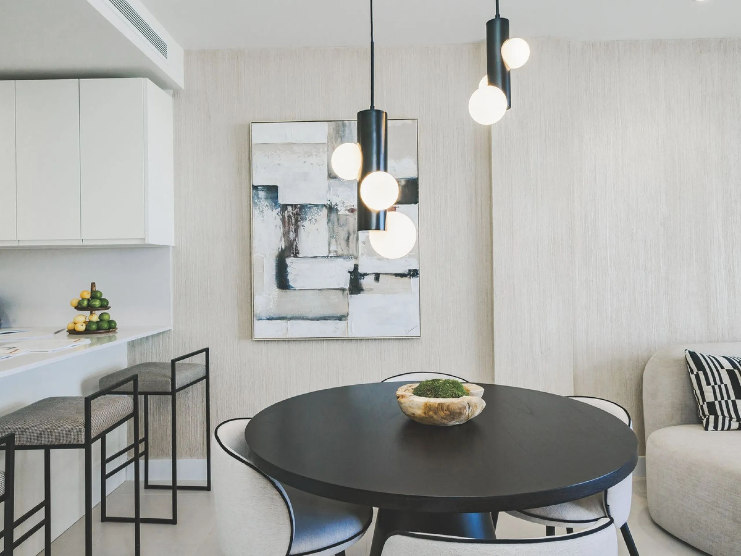 This magnificent brand-new penthouse, located in one of the most exclusive areas of the prestigious El Higuerón residential development.