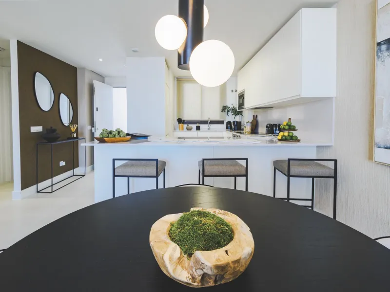 This magnificent brand-new penthouse, located in one of the most exclusive areas of the prestigious El Higuerón residential development.