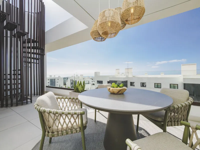 This magnificent brand-new penthouse, located in one of the most exclusive areas of the prestigious El Higuerón residential development.