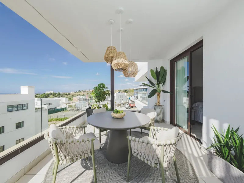 This magnificent brand-new penthouse, located in one of the most exclusive areas of the prestigious El Higuerón residential development.