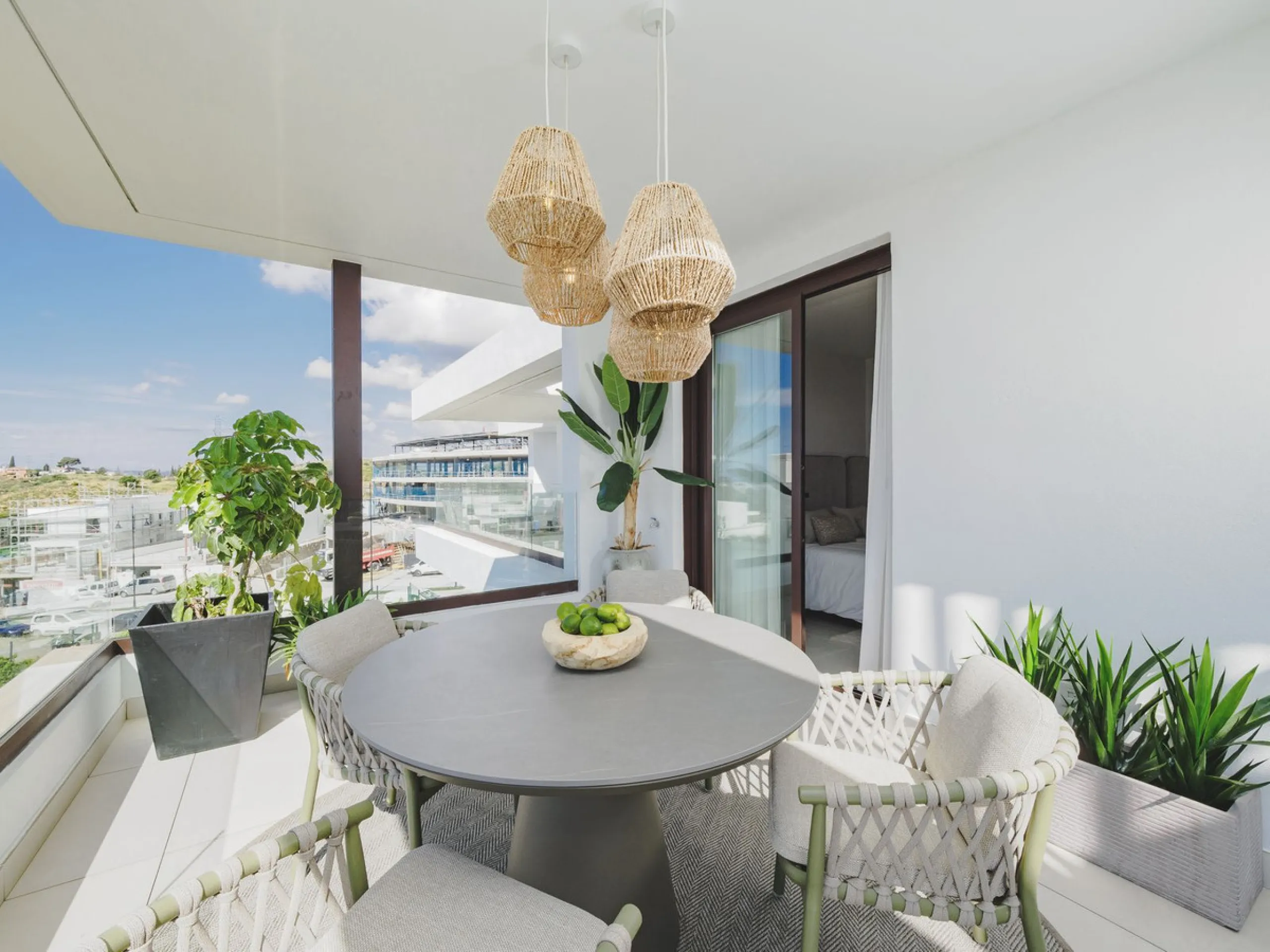 This magnificent brand-new penthouse, located in one of the most exclusive areas of the prestigious El Higuerón residential development.