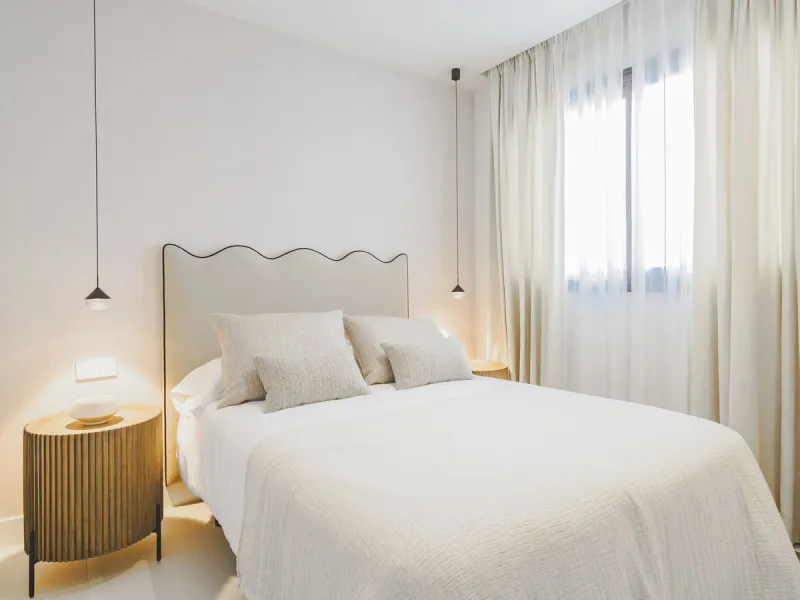 This magnificent brand-new penthouse, located in one of the most exclusive areas of the prestigious El Higuerón residential development.