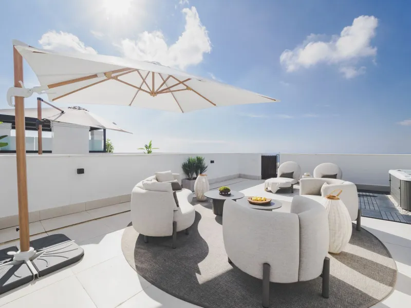 This magnificent brand-new penthouse, located in one of the most exclusive areas of the prestigious El Higuerón residential development.