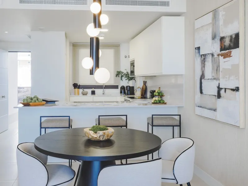 This magnificent brand-new penthouse, located in one of the most exclusive areas of the prestigious El Higuerón residential development.