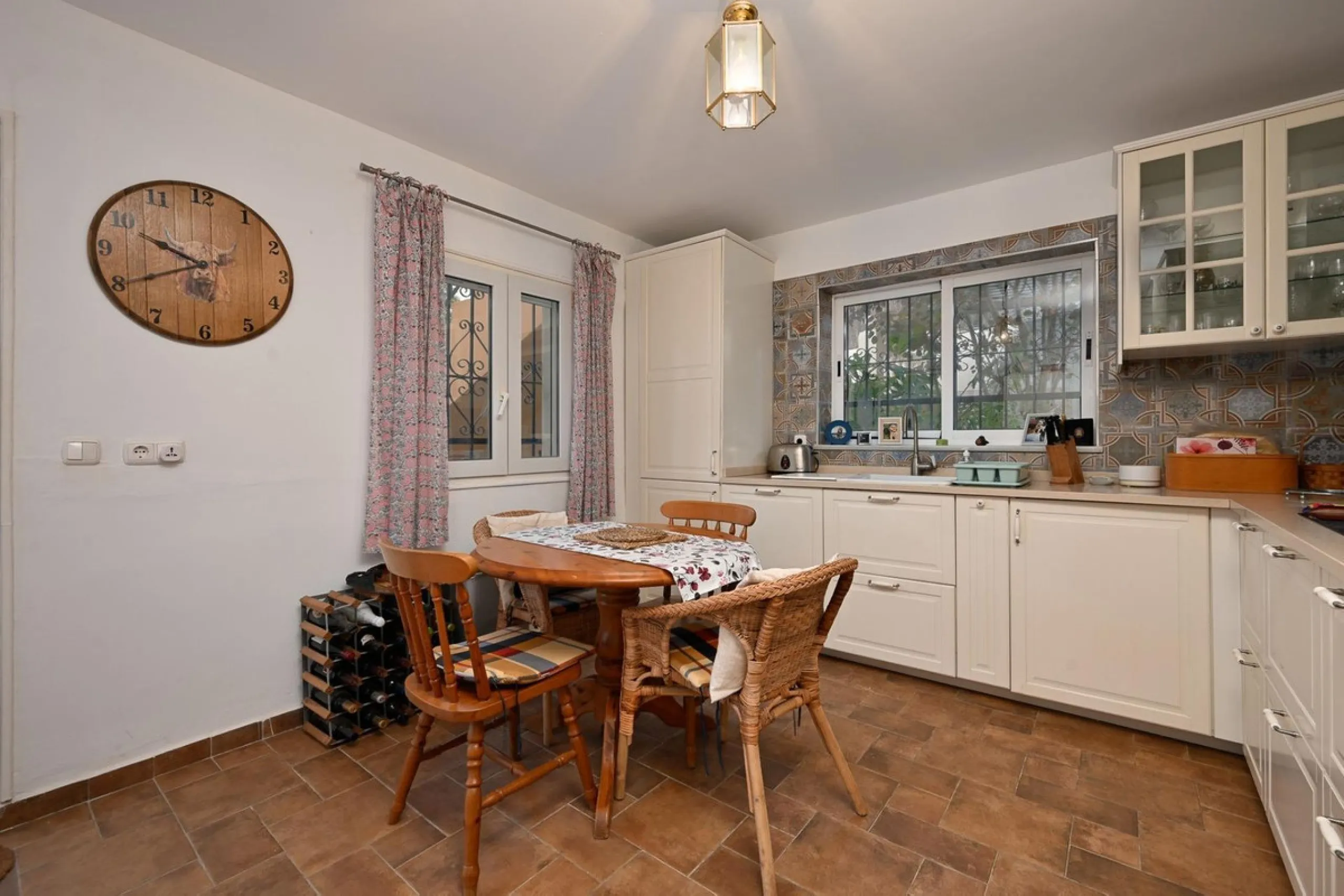 House - Detached Villa в продаже в Alhaurín el Grande, Málaga. В доме 4 спален и 4 ванных комнат. Площадь дома 235 м². Площадь участка 861 м²