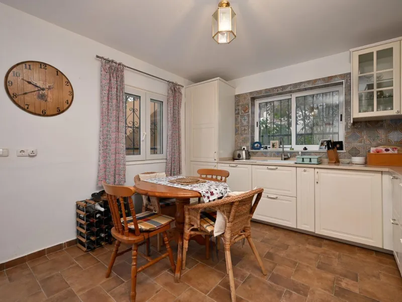 House - Detached Villa в продаже в Alhaurín el Grande, Málaga. В доме 4 спален и 4 ванных комнат. Площадь дома 235 м². Площадь участка 861 м²