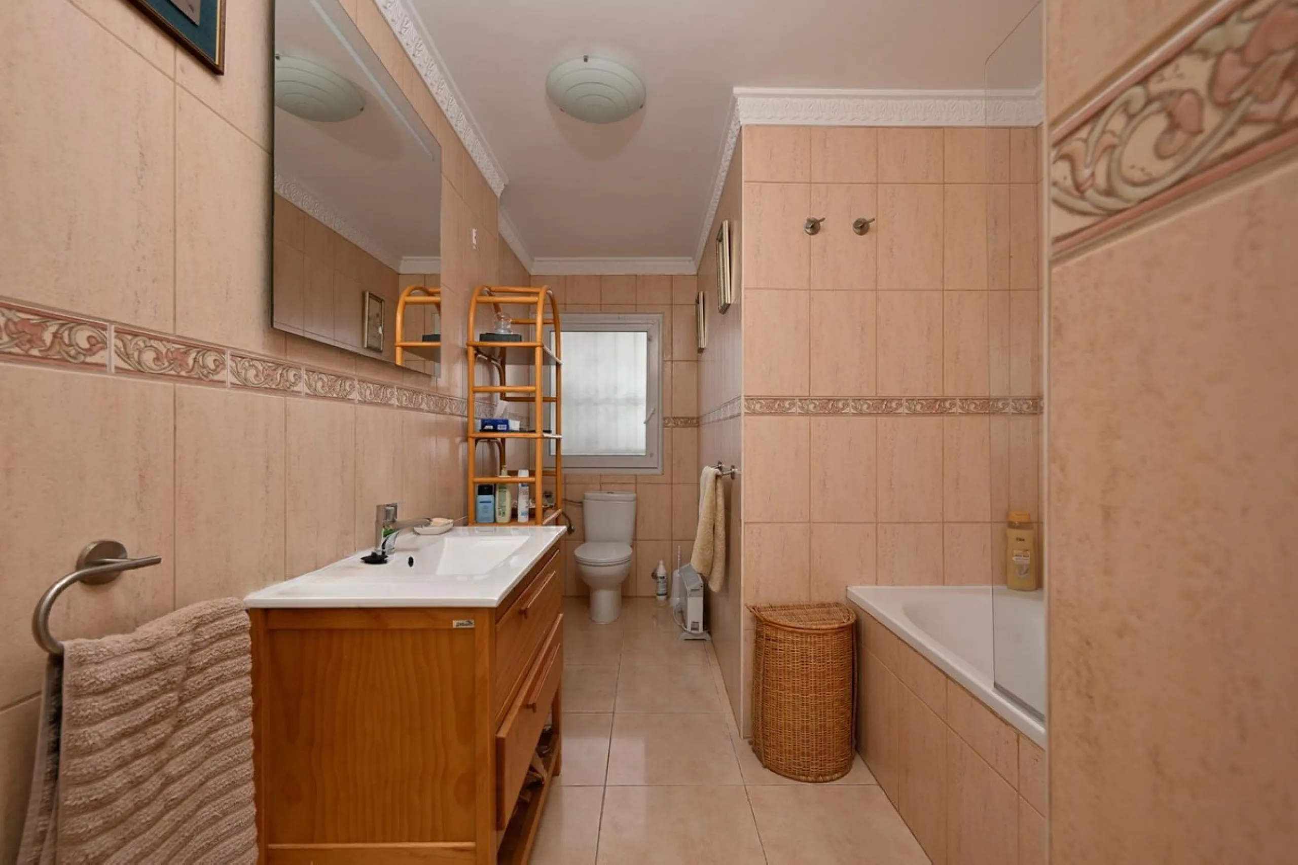 House - Detached Villa в продаже в Alhaurín el Grande, Málaga. В доме 4 спален и 4 ванных комнат. Площадь дома 235 м². Площадь участка 861 м²