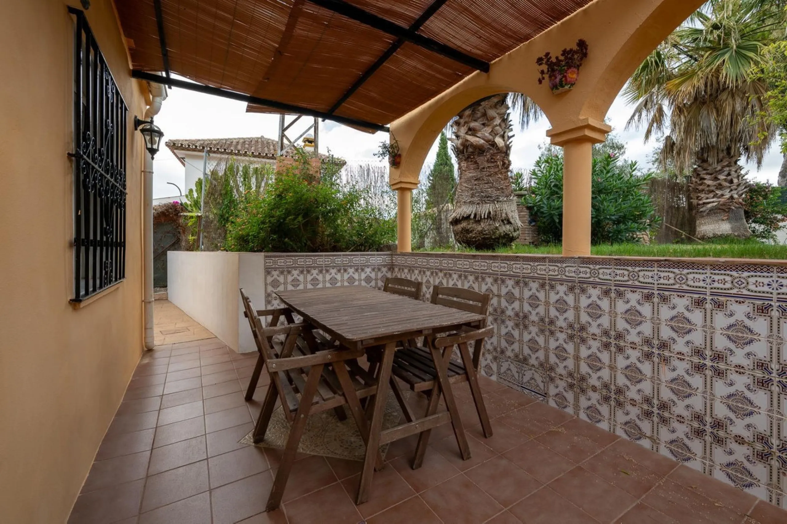 House - Detached Villa в продаже в Alhaurín el Grande, Málaga. В доме 4 спален и 4 ванных комнат. Площадь дома 235 м². Площадь участка 861 м²