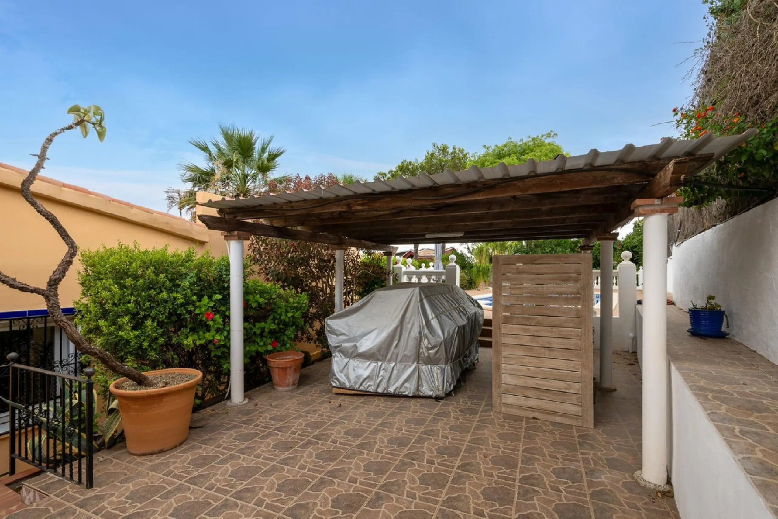 House - Detached Villa в продаже в Alhaurín el Grande, Málaga. В доме 4 спален и 4 ванных комнат. Площадь дома 235 м². Площадь участка 861 м²