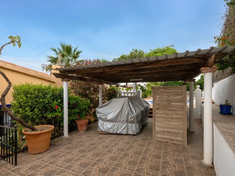 House - Detached Villa в продаже в Alhaurín el Grande, Málaga. В доме 4 спален и 4 ванных комнат. Площадь дома 235 м². Площадь участка 861 м²