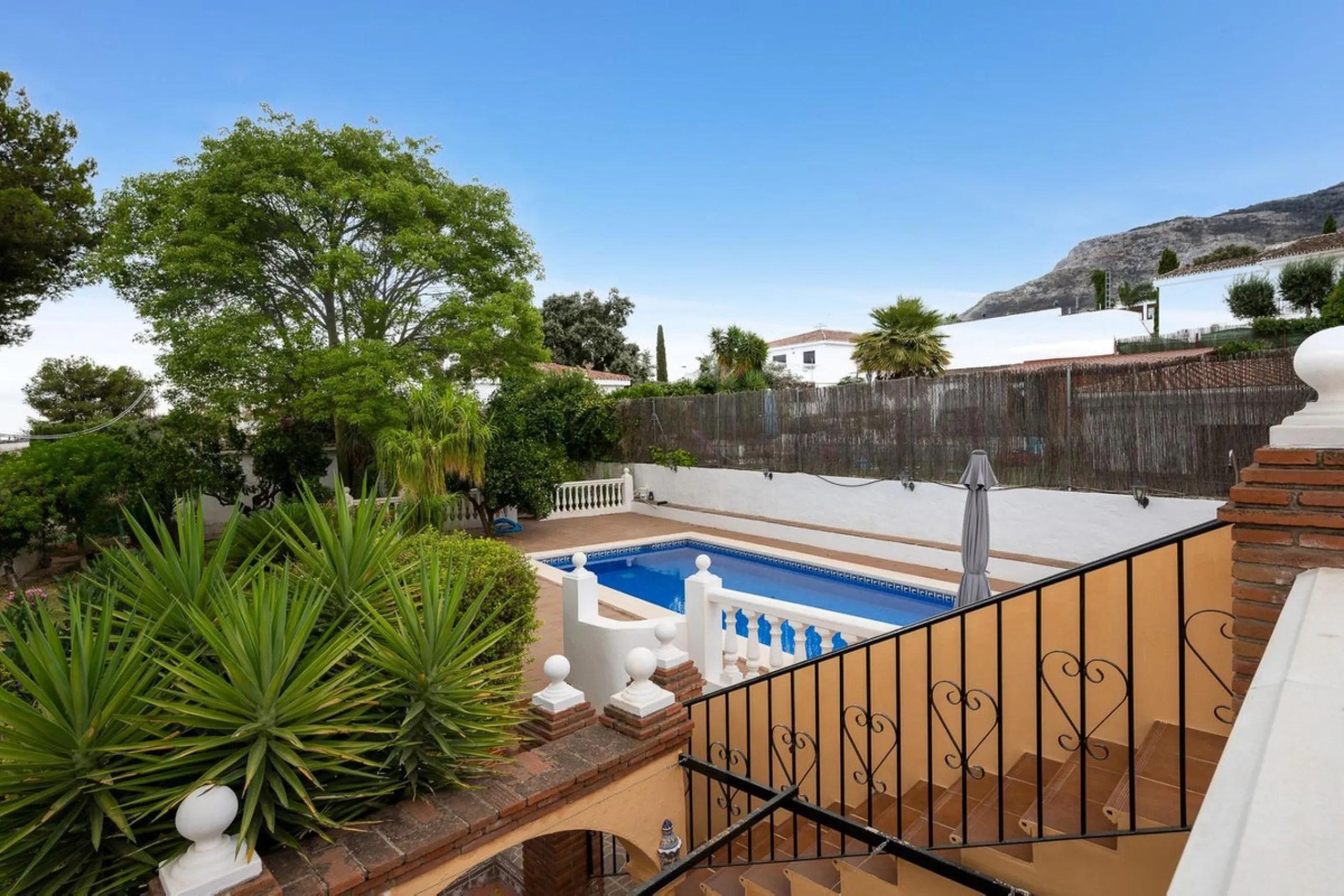 House - Detached Villa в продаже в Alhaurín el Grande, Málaga. В доме 4 спален и 4 ванных комнат. Площадь дома 235 м². Площадь участка 861 м²