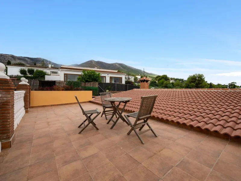 House - Detached Villa в продаже в Alhaurín el Grande, Málaga. В доме 4 спален и 4 ванных комнат. Площадь дома 235 м². Площадь участка 861 м²