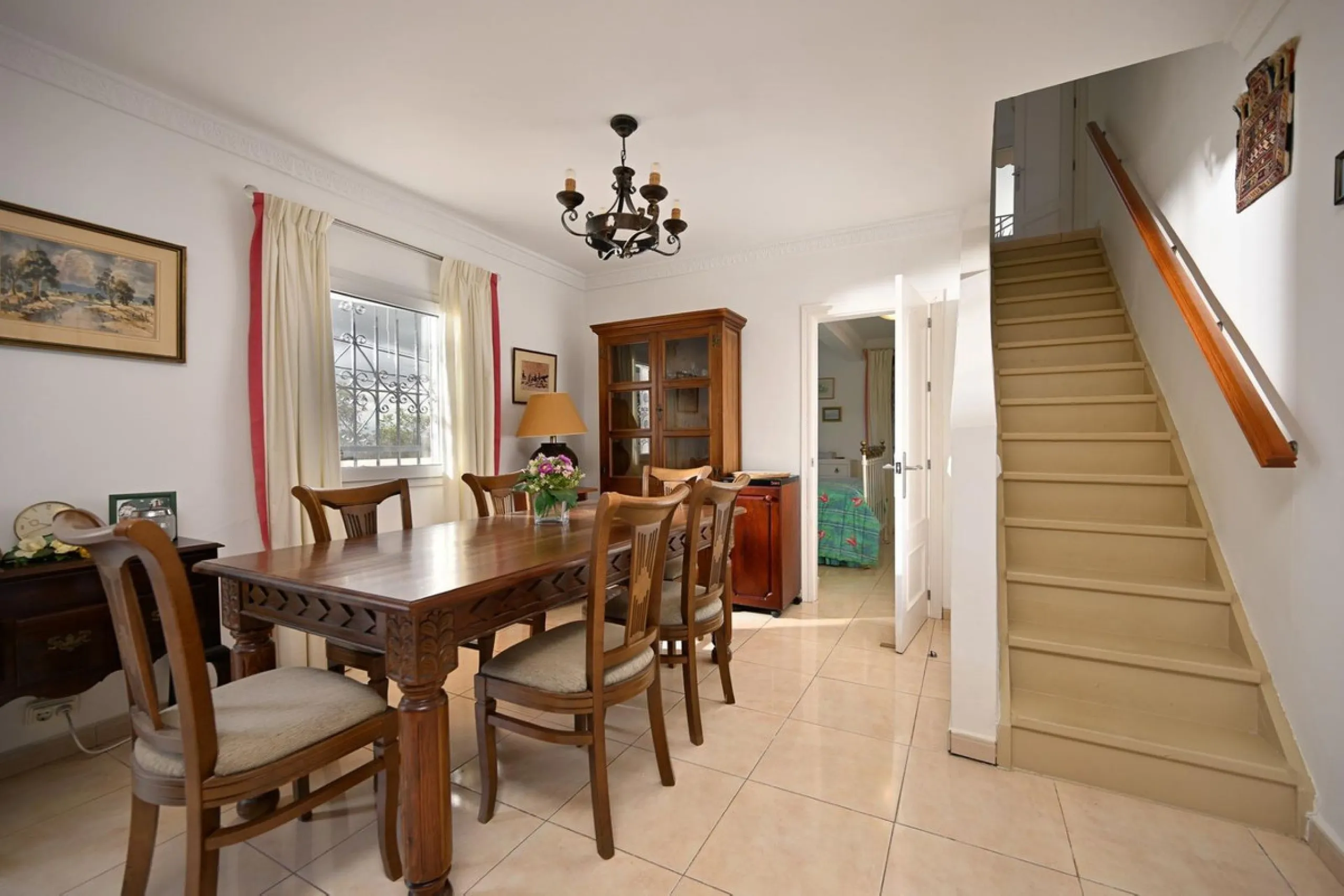 House - Detached Villa в продаже в Alhaurín el Grande, Málaga. В доме 4 спален и 4 ванных комнат. Площадь дома 235 м². Площадь участка 861 м²
