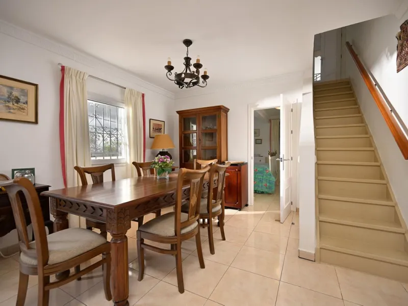 House - Detached Villa в продаже в Alhaurín el Grande, Málaga. В доме 4 спален и 4 ванных комнат. Площадь дома 235 м². Площадь участка 861 м²