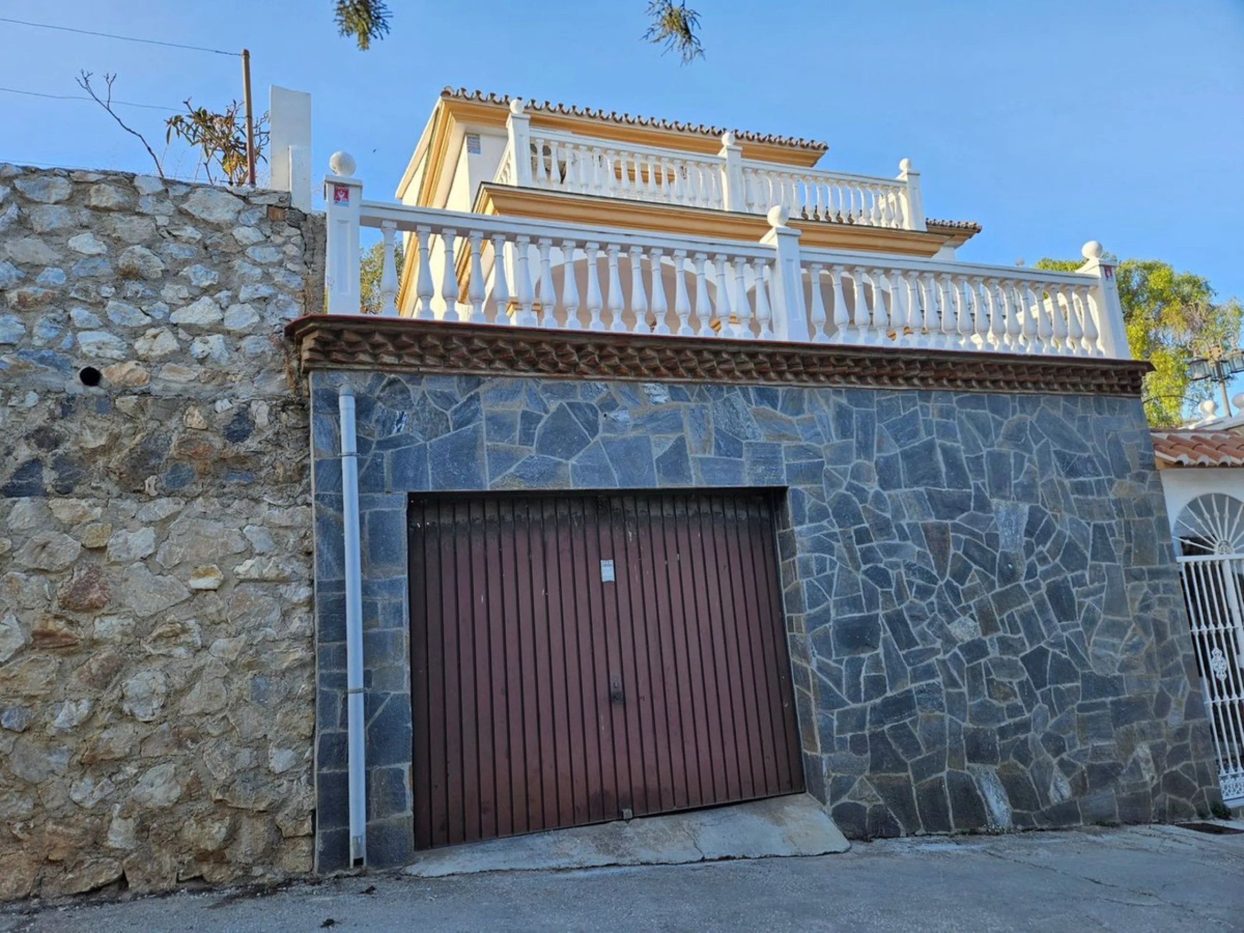 LOCATION – CHURRIANA, MÁLAGA.