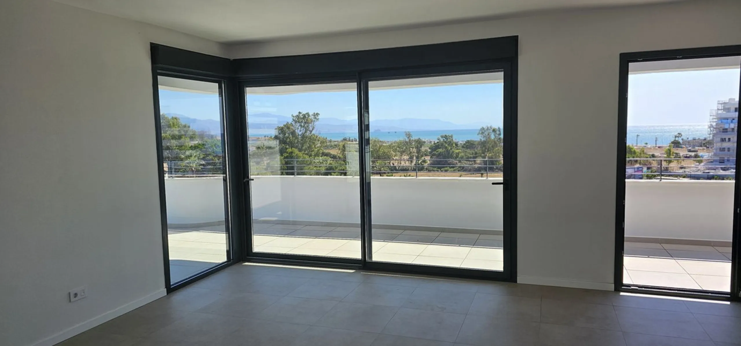 Apartment - Penthouse в продаже в Torremolinos, Málaga. В доме 4 спален и 3 ванных комнат. Площадь дома 183 м²