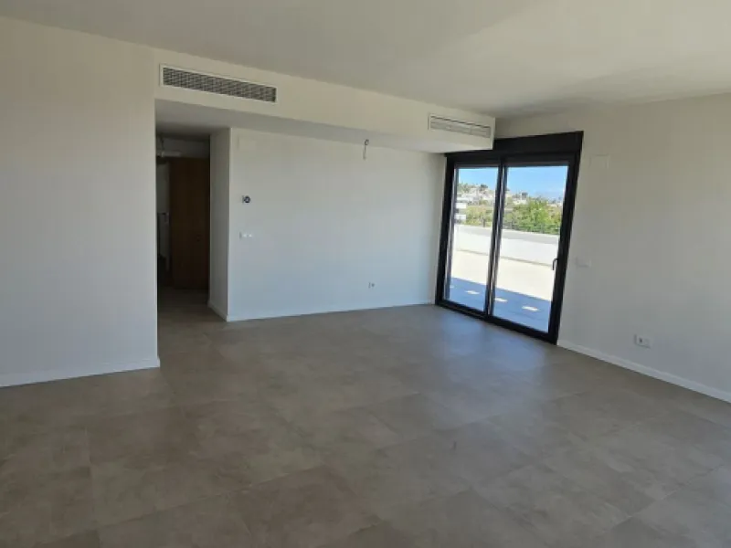 Apartment - Penthouse в продаже в Torremolinos, Málaga. В доме 4 спален и 3 ванных комнат. Площадь дома 183 м²