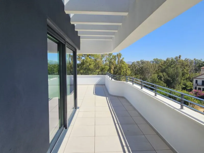 Apartment - Penthouse в продаже в Torremolinos, Málaga. В доме 4 спален и 3 ванных комнат. Площадь дома 183 м²