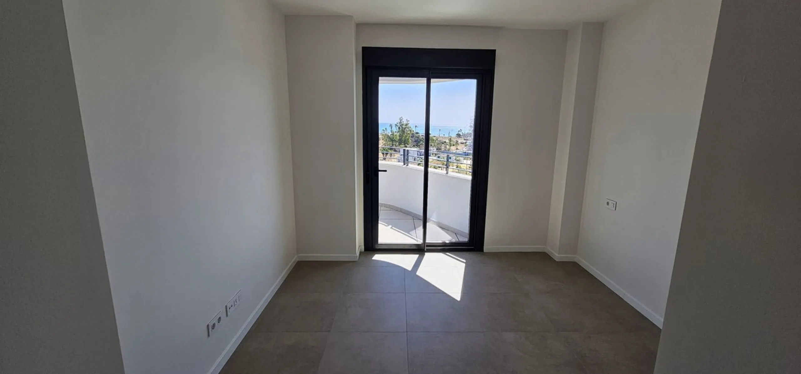 Apartment - Penthouse в продаже в Torremolinos, Málaga. В доме 4 спален и 3 ванных комнат. Площадь дома 183 м²