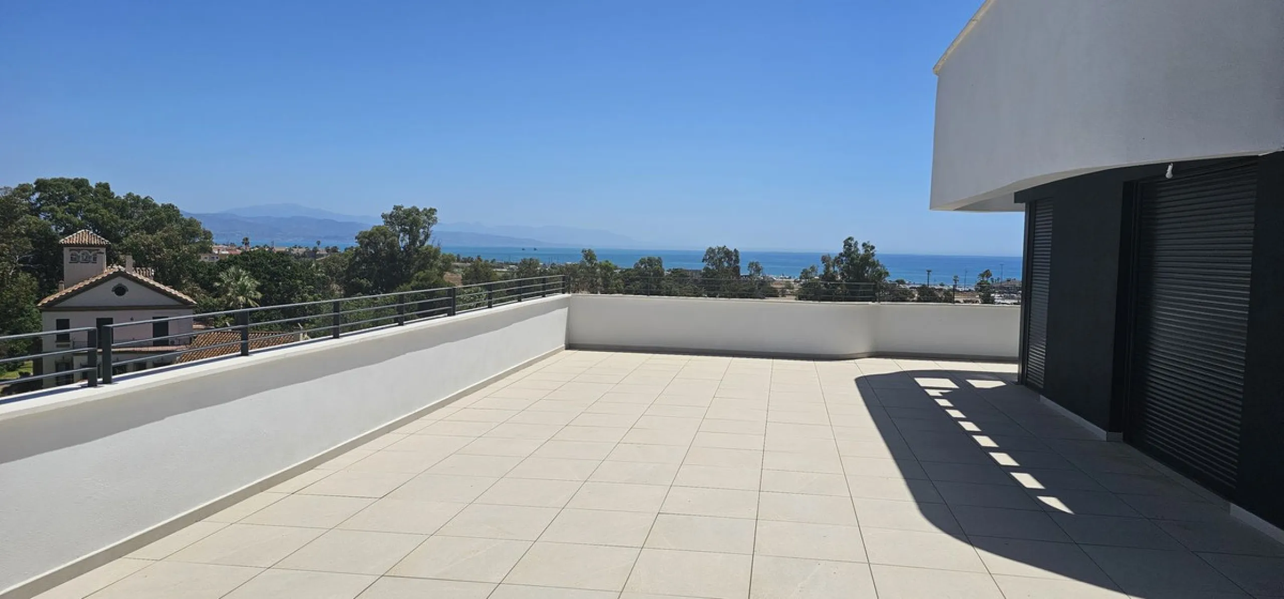 Apartment - Penthouse в продаже в Torremolinos, Málaga. В доме 4 спален и 3 ванных комнат. Площадь дома 183 м²