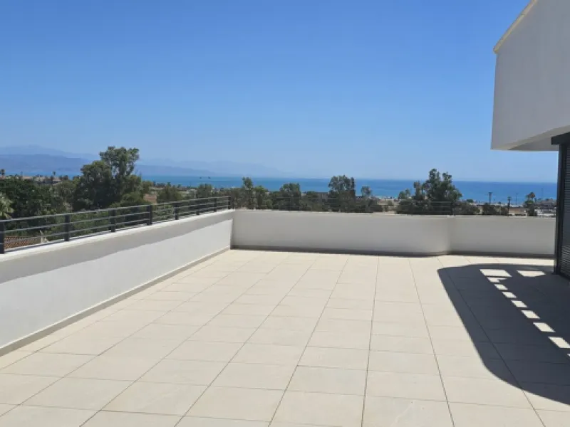 Apartment - Penthouse в продаже в Torremolinos, Málaga. В доме 4 спален и 3 ванных комнат. Площадь дома 183 м²