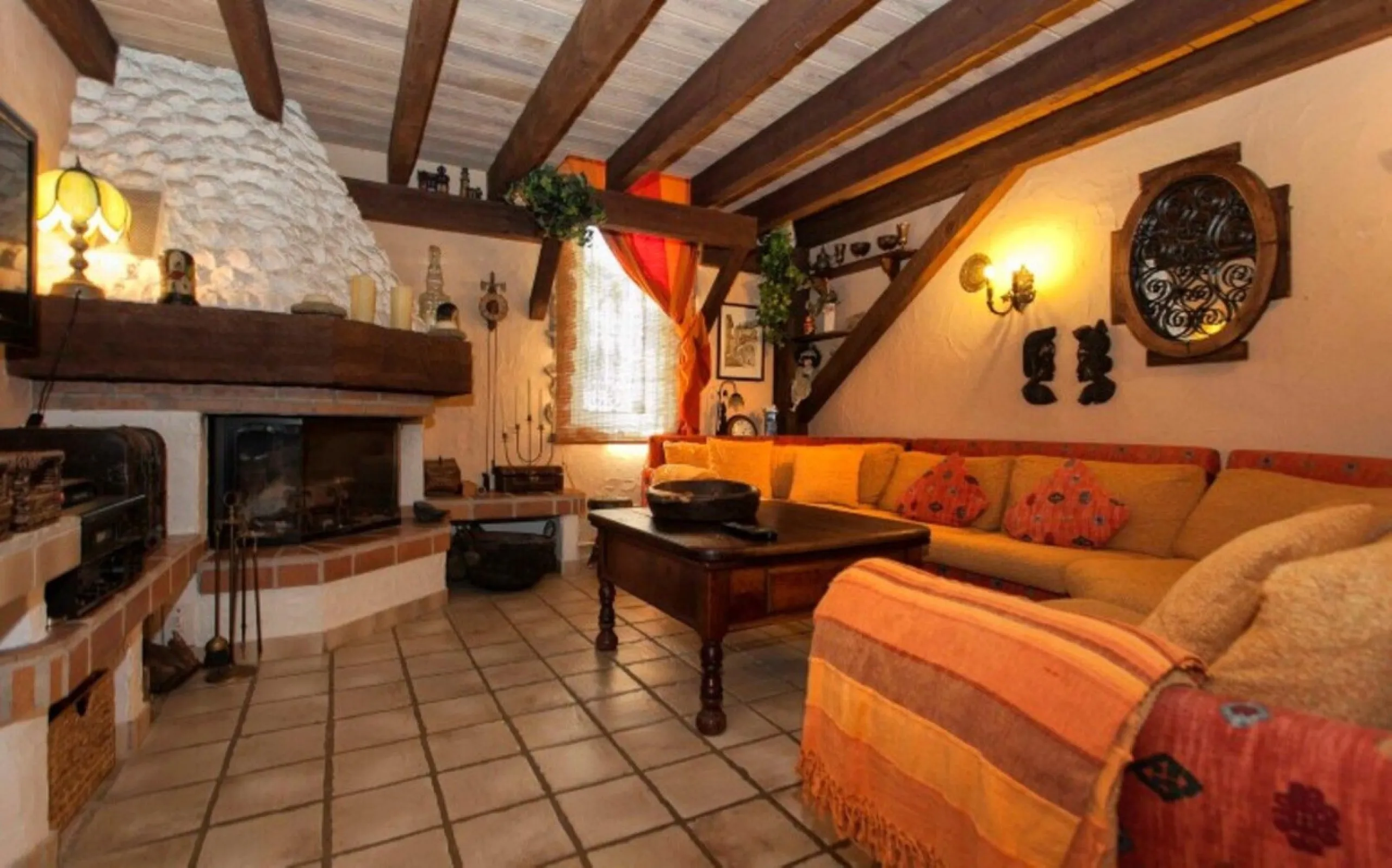 House - Detached Villa в продаже в Mijas, Málaga. В доме 6 спален и 7 ванных комнат. Площадь дома 1904 м². Площадь участка 36498 м²