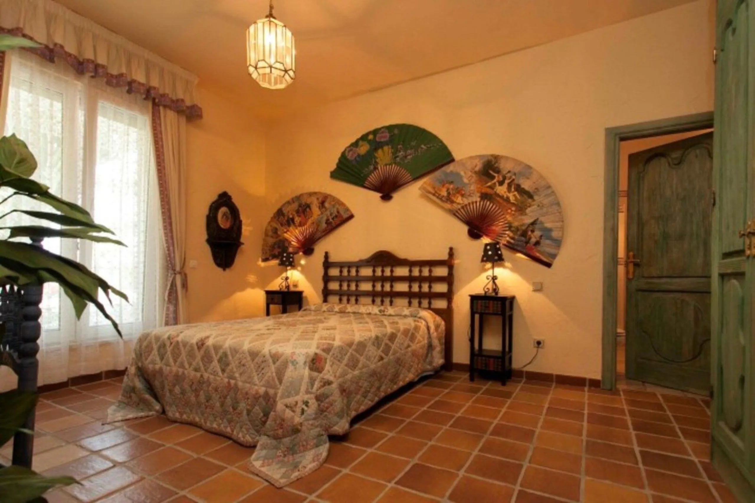 House - Detached Villa в продаже в Mijas, Málaga. В доме 6 спален и 7 ванных комнат. Площадь дома 1904 м². Площадь участка 36498 м²