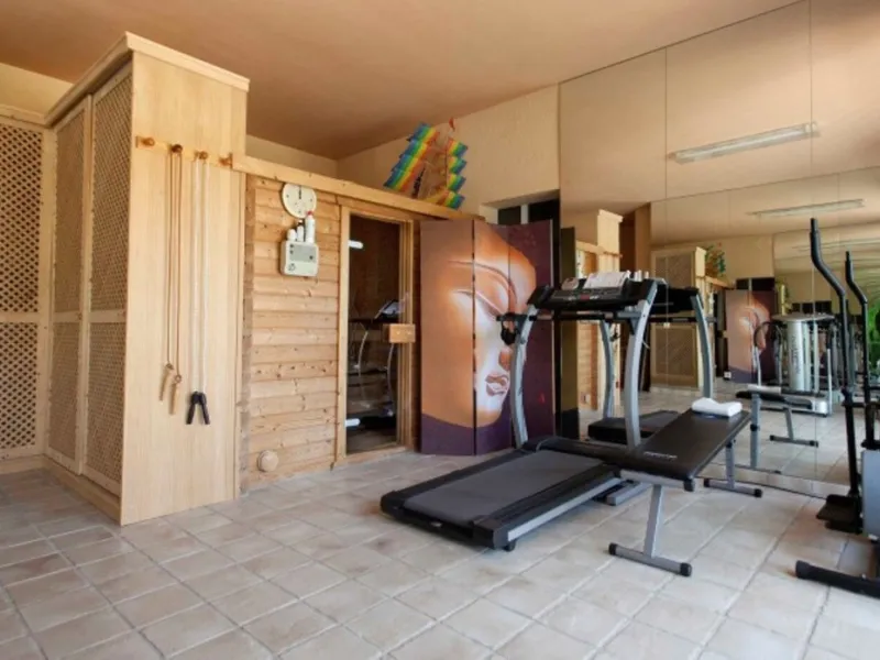 House - Detached Villa в продаже в Mijas, Málaga. В доме 6 спален и 7 ванных комнат. Площадь дома 1904 м². Площадь участка 36498 м²
