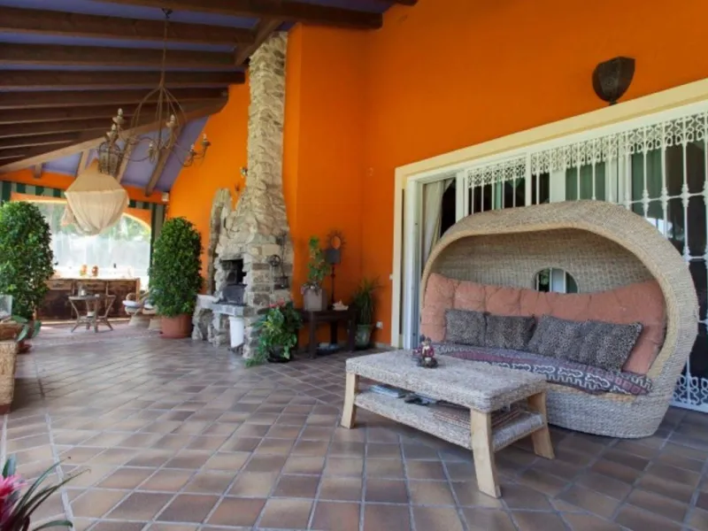House - Detached Villa в продаже в Mijas, Málaga. В доме 6 спален и 7 ванных комнат. Площадь дома 1904 м². Площадь участка 36498 м²