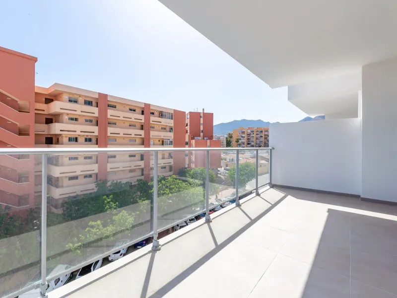 Apartment - Middle Floor Apartment в продаже в Benalmadena, Málaga. В доме 3 спален и 2 ванных комнат. Площадь дома 121 м²