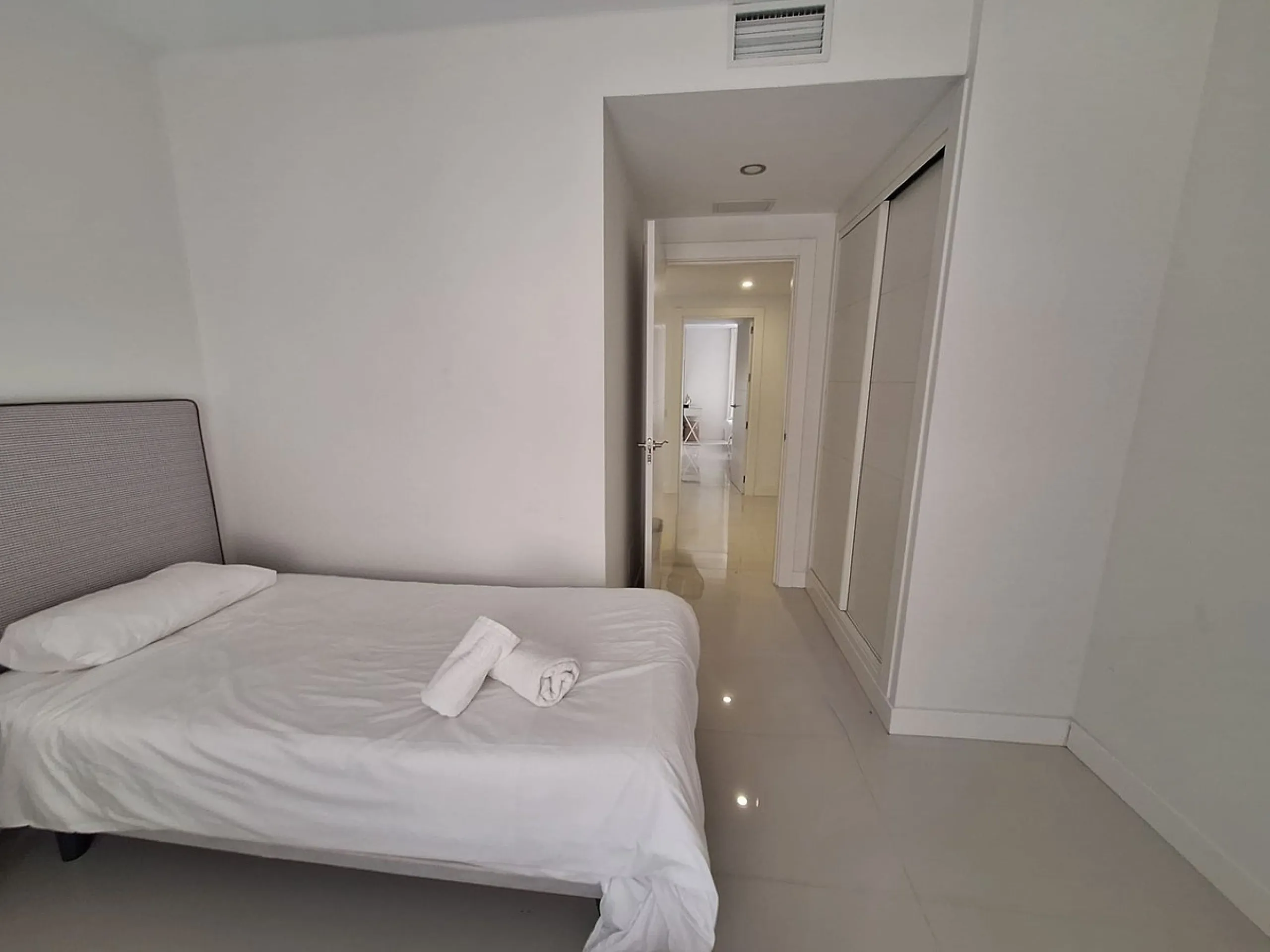 Modern Apartment with Sea Views and Private Terrace – La Paloma Manilva, Costa del Sol