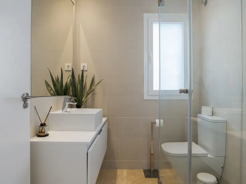 *The property is currently rented mid-term, so please request viewings well in advance. Thank you!*