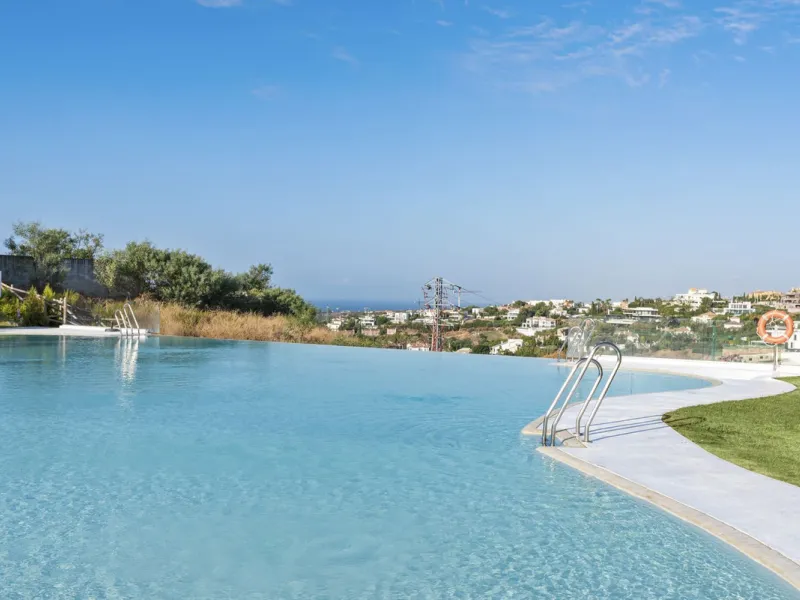 *The property is currently rented mid-term, so please request viewings well in advance. Thank you!*
