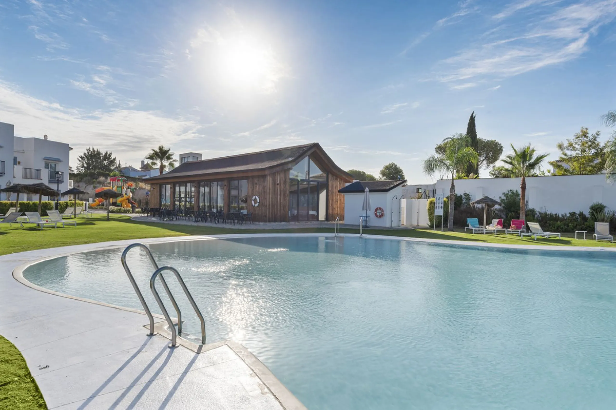 *The property is currently rented mid-term, so please request viewings well in advance. Thank you!*