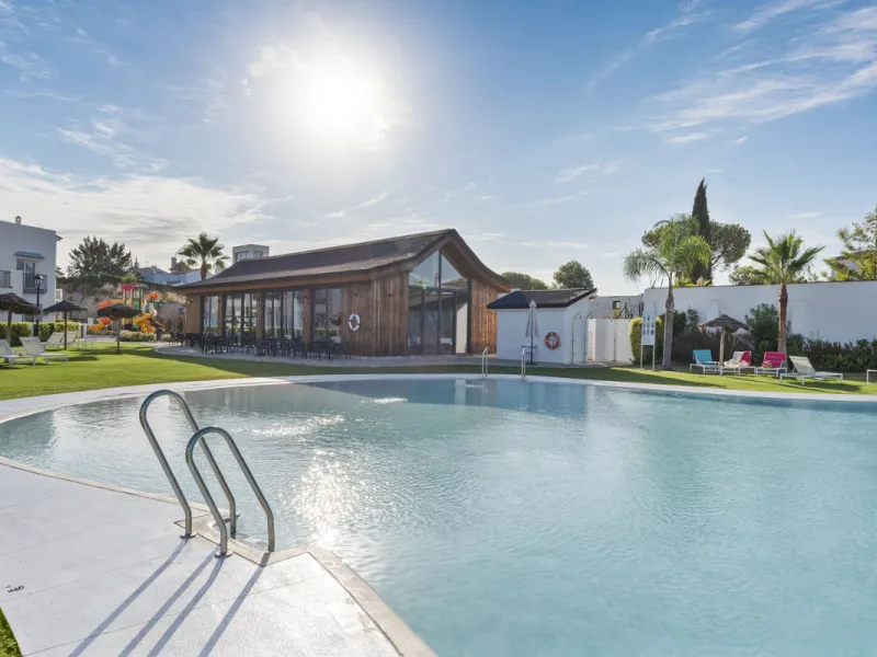 *The property is currently rented mid-term, so please request viewings well in advance. Thank you!*