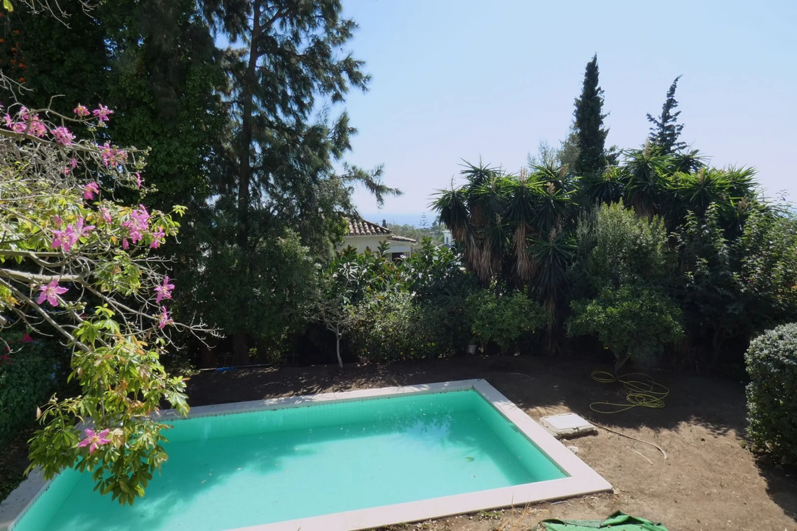 Charming villa with great potential in Urb. El Mirador, Marbella