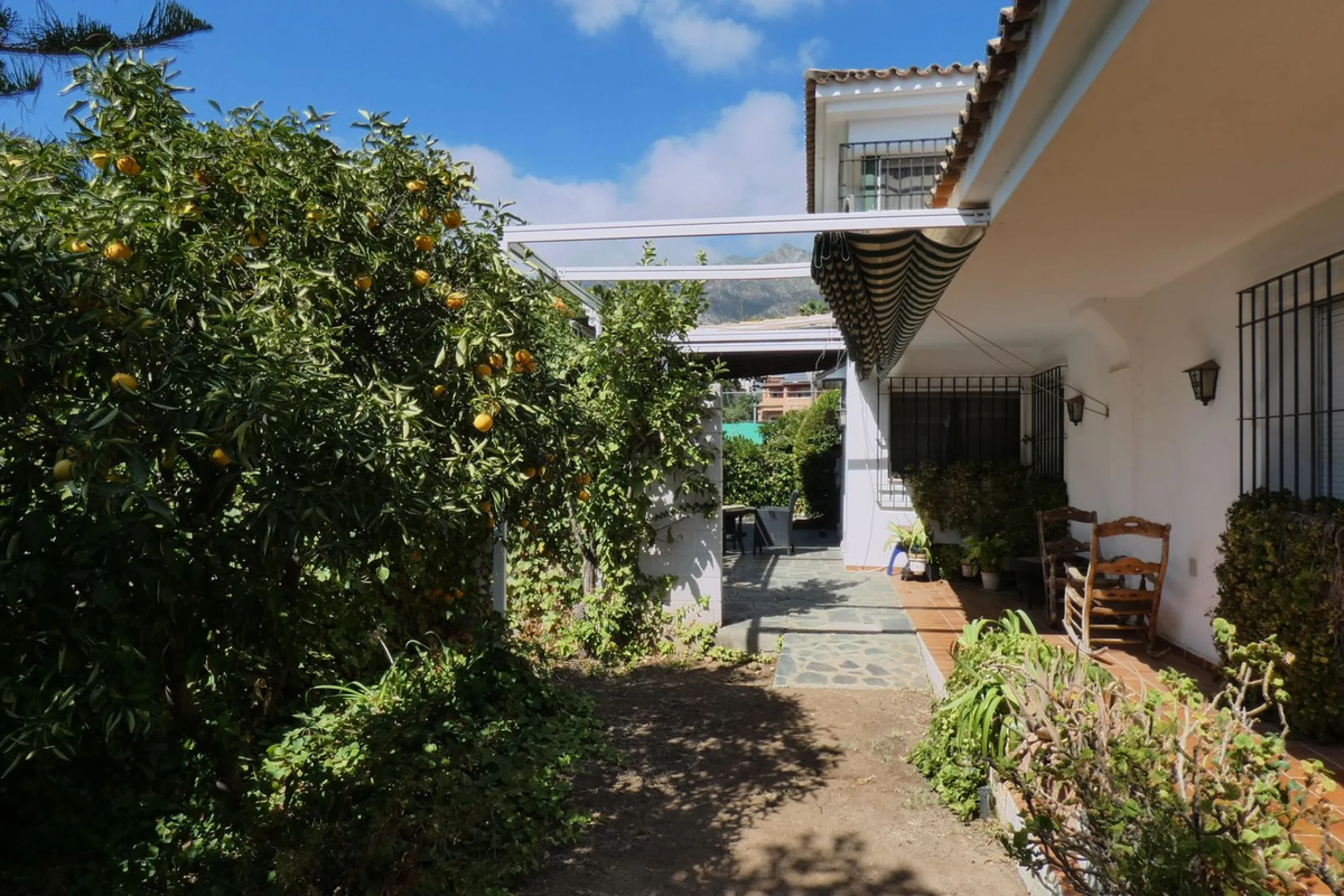 Charming villa with great potential in Urb. El Mirador, Marbella